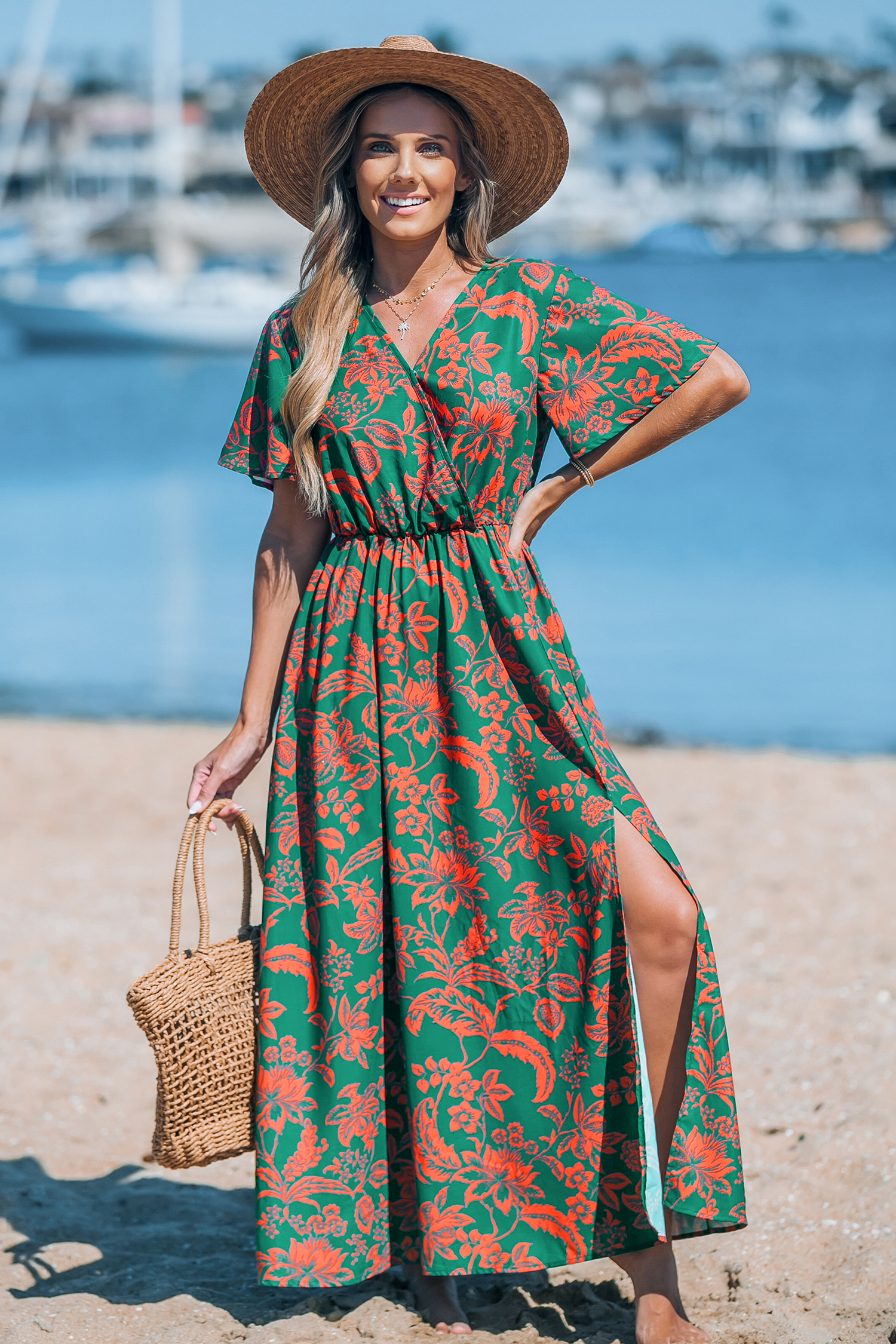 Robe maxi avec col en V et manches curtes à fleurs verte