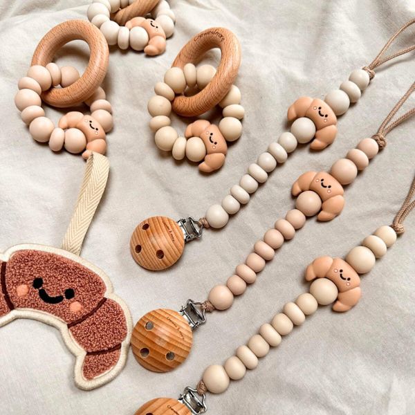 Chewies & More Speenkoord Croissant - Beige