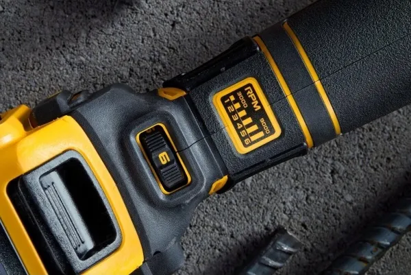 DEWALT 18V 125mm RPM REG. vinkelsliber uden batteri og oplader DCG409VSN