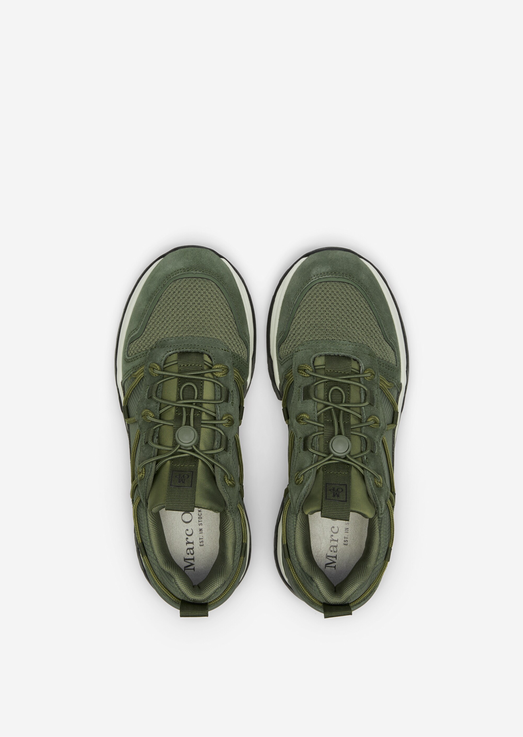 Sneaker aus abwechslungsreichem Material-Mix