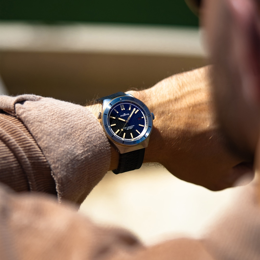 Fortis Marinemaster M-44 Chronometer Black Resin Gold Limited Edition