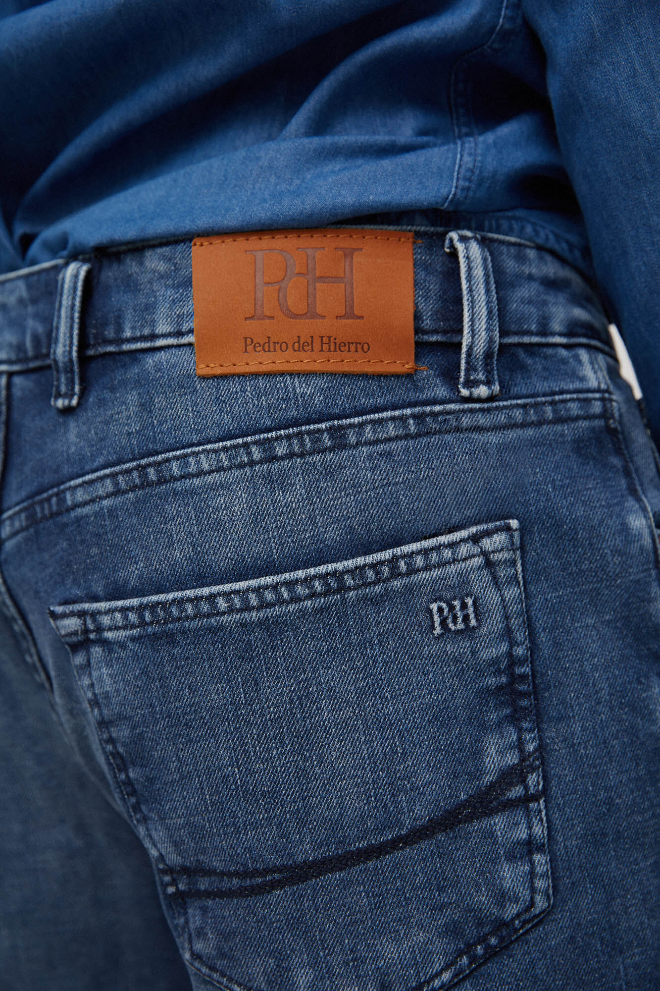 Calça jeans premium flexível de corte regular - Azul