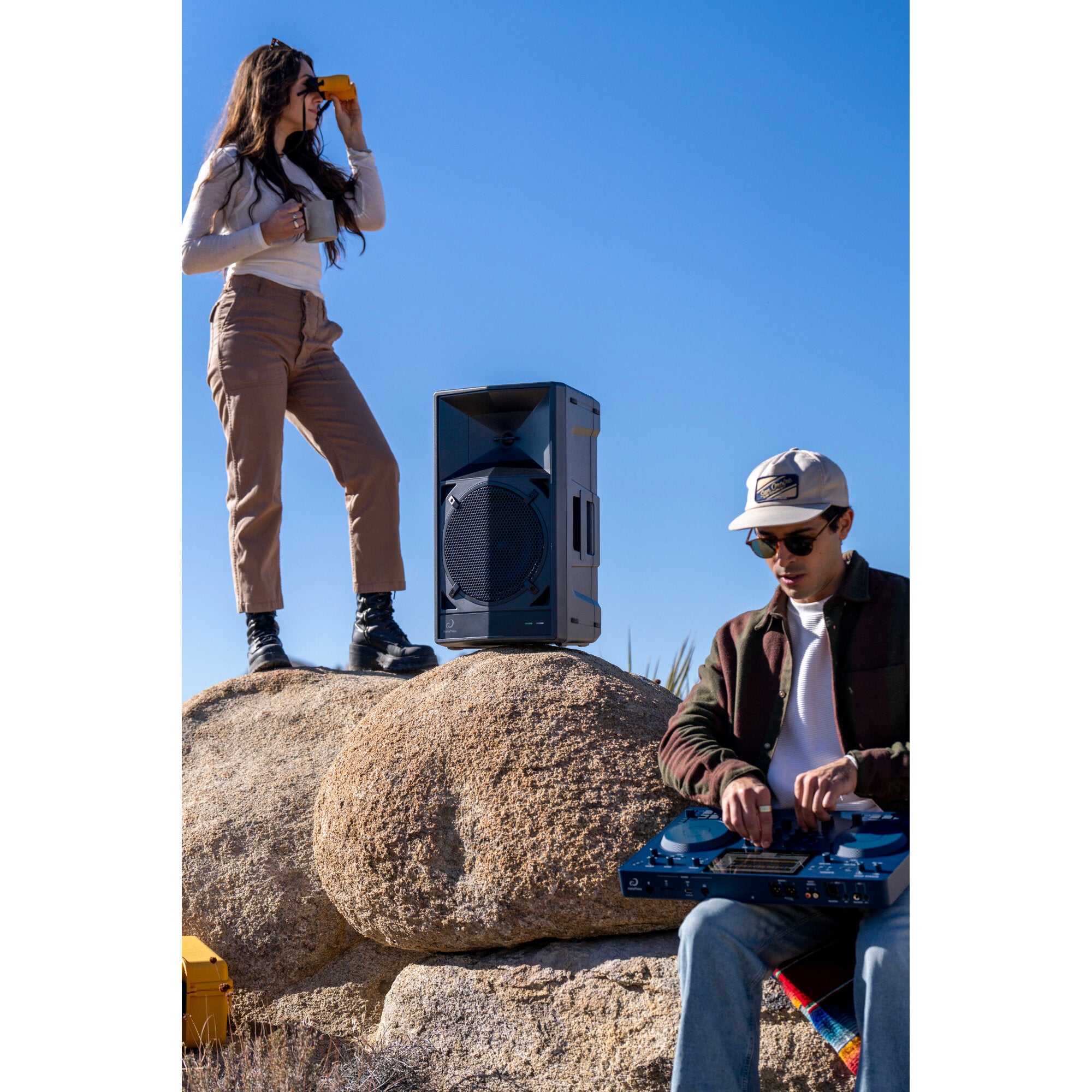 AlphaTheta Omnis-Duo all-in-one mobiel DJ-systeem