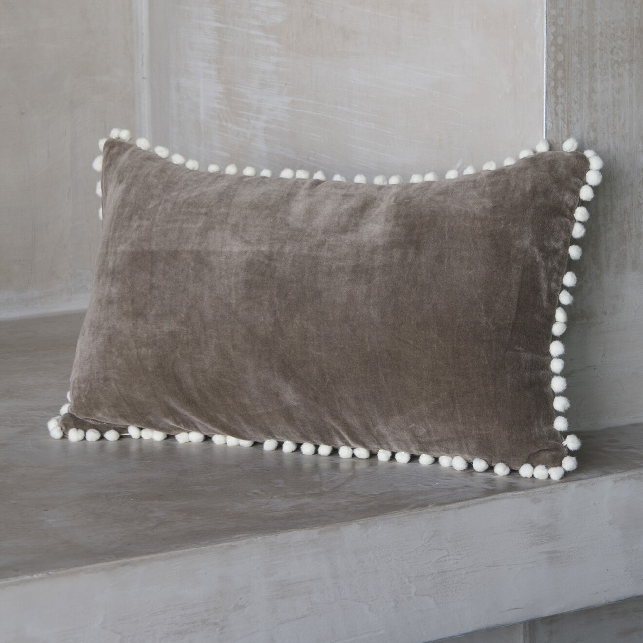 Febronie Housse de coussin en Velours Avoriaz écorce/naturel - 50x30 cm