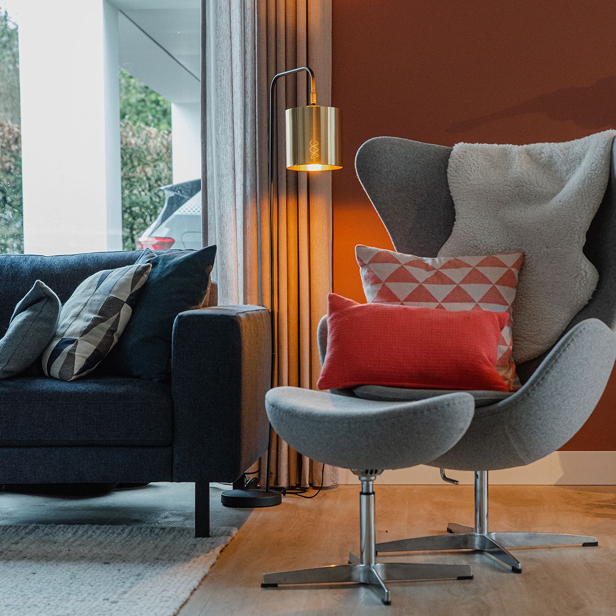 Smart vloerlamp zwart met goud incl. Wifi A60 - Lofty