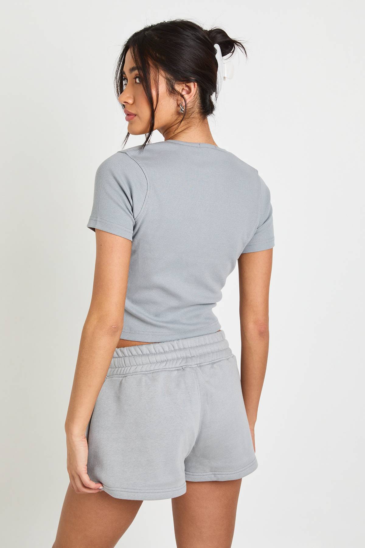 boohoo Ensemble De Survêtement Côtelé Avec Haut Zippé À Manches Courtes Et Short
