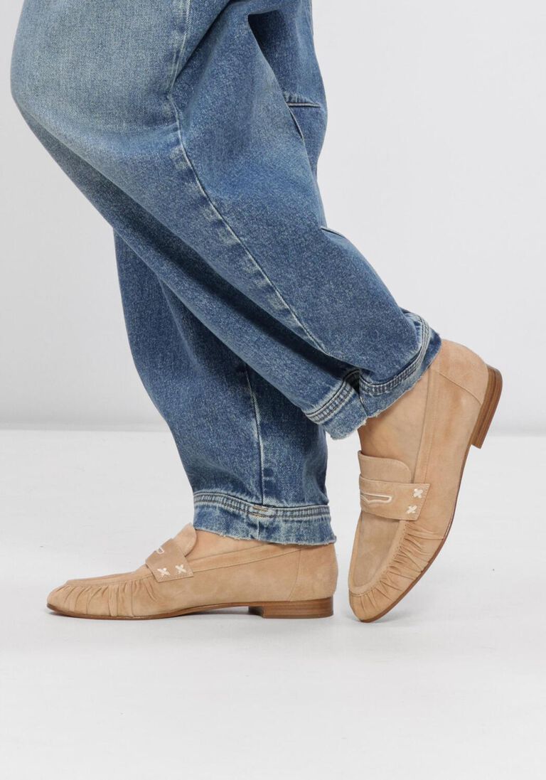 beige truman's instappers 4318