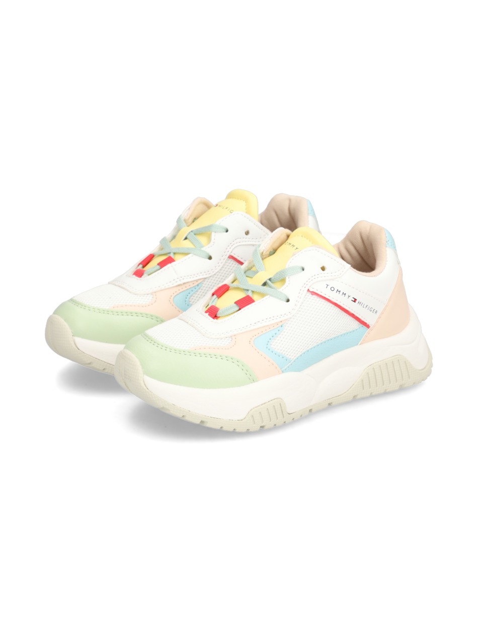 LOW CUT LACE-UP SNEAKER