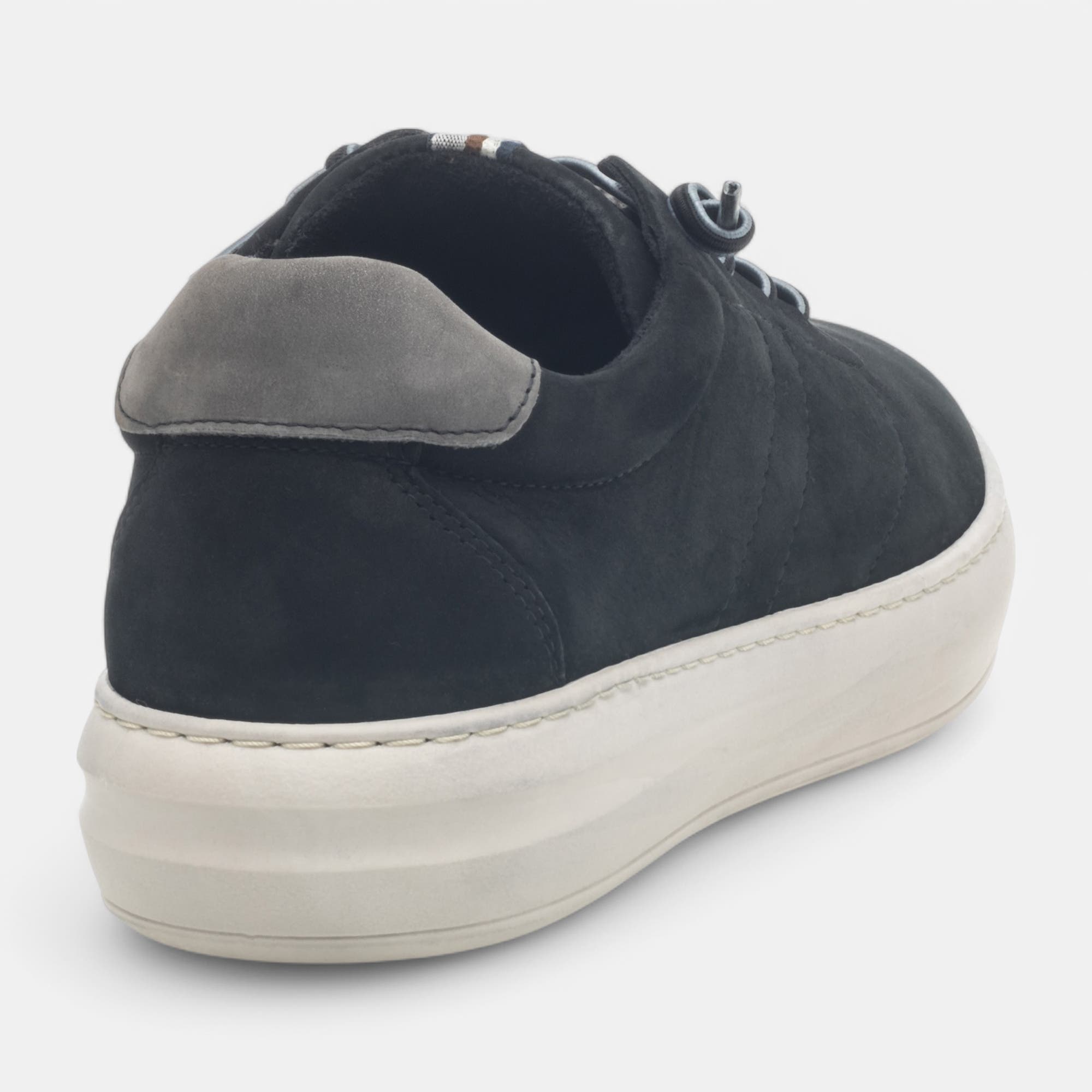 Baskets basses Homme en cuir noir