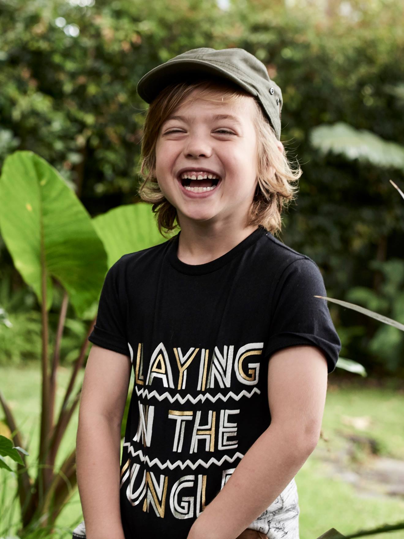 Boné Adventurer para meninos, verde médio, liso com detalhes.