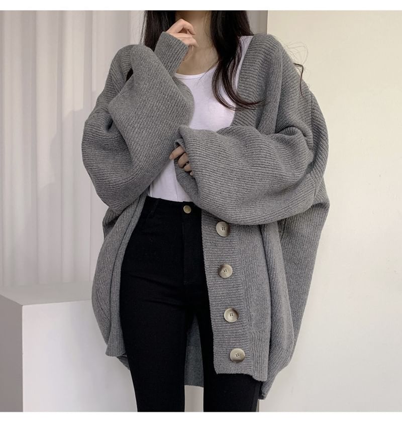 Frigga - V-hals effen oversized vest met knoopjes