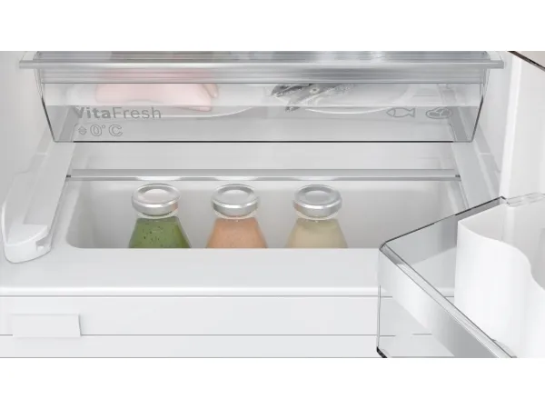 Bosch Serie | 6 KUL22ADD0 - Køleskab med fryseenhed - under køkkenbord - til indbygning - Wi-Fi - niche - bredde: 60 cm - dybde: 55 cm - højde: 82 cm - 110 liter - Klasse D
