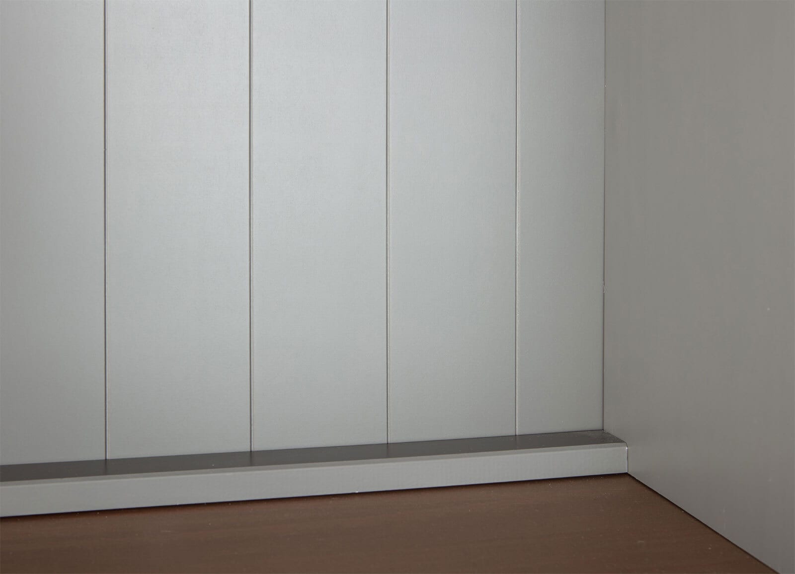 Buffet NICLAS5.1 90x190x45 cm Massivholz grau/braun