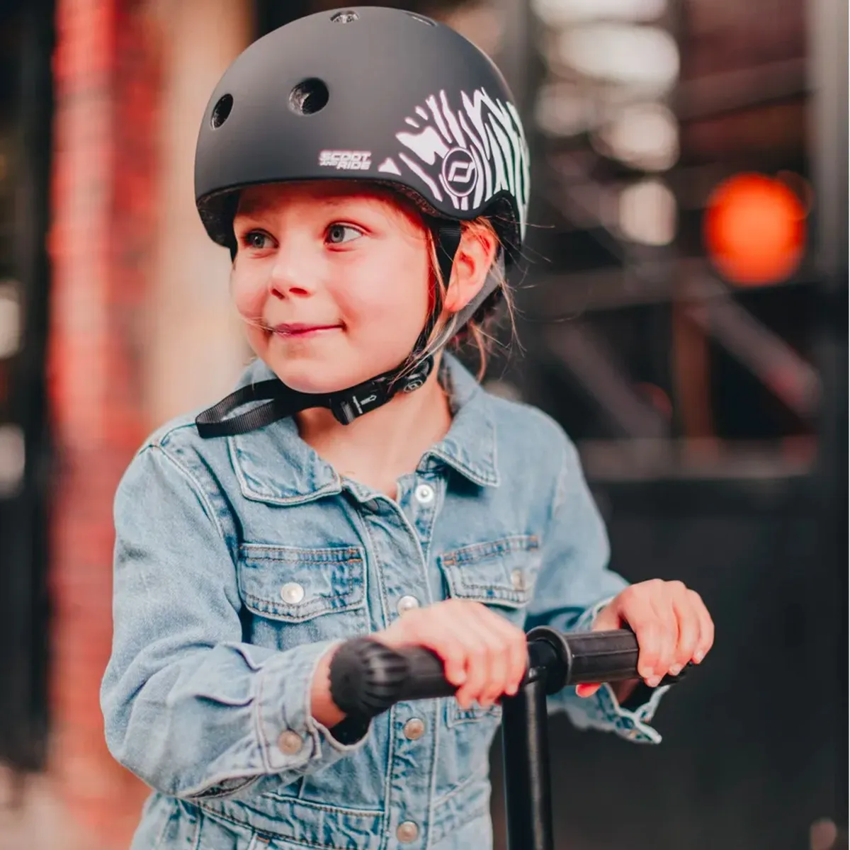 Scoot and Ride Trottinette Highwaykick 2 LifeStyle + Casque - Zébré