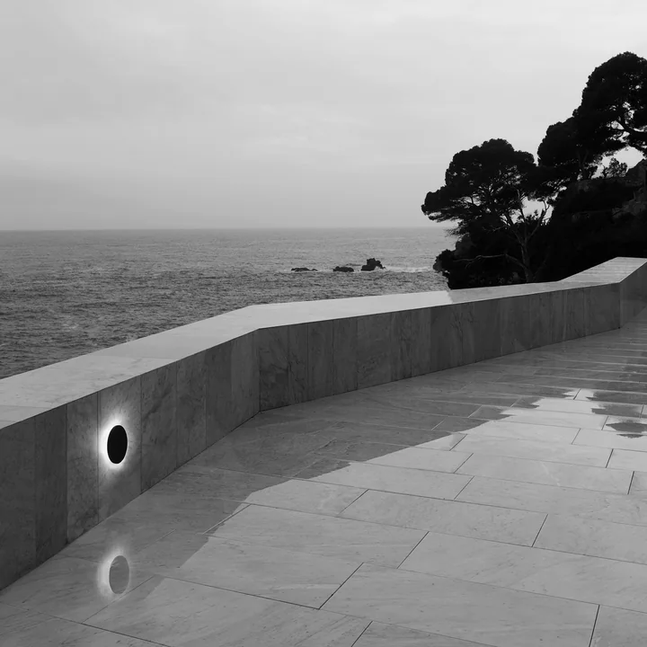 Flos - Camouflage 240 LED Wandleuchte, crema d’orcia