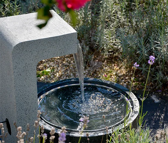 Dobar Gartenbrunnen mit Schale