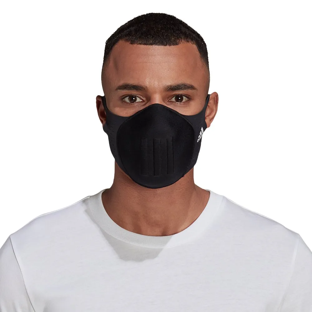 Máscara protetora moldada adidas