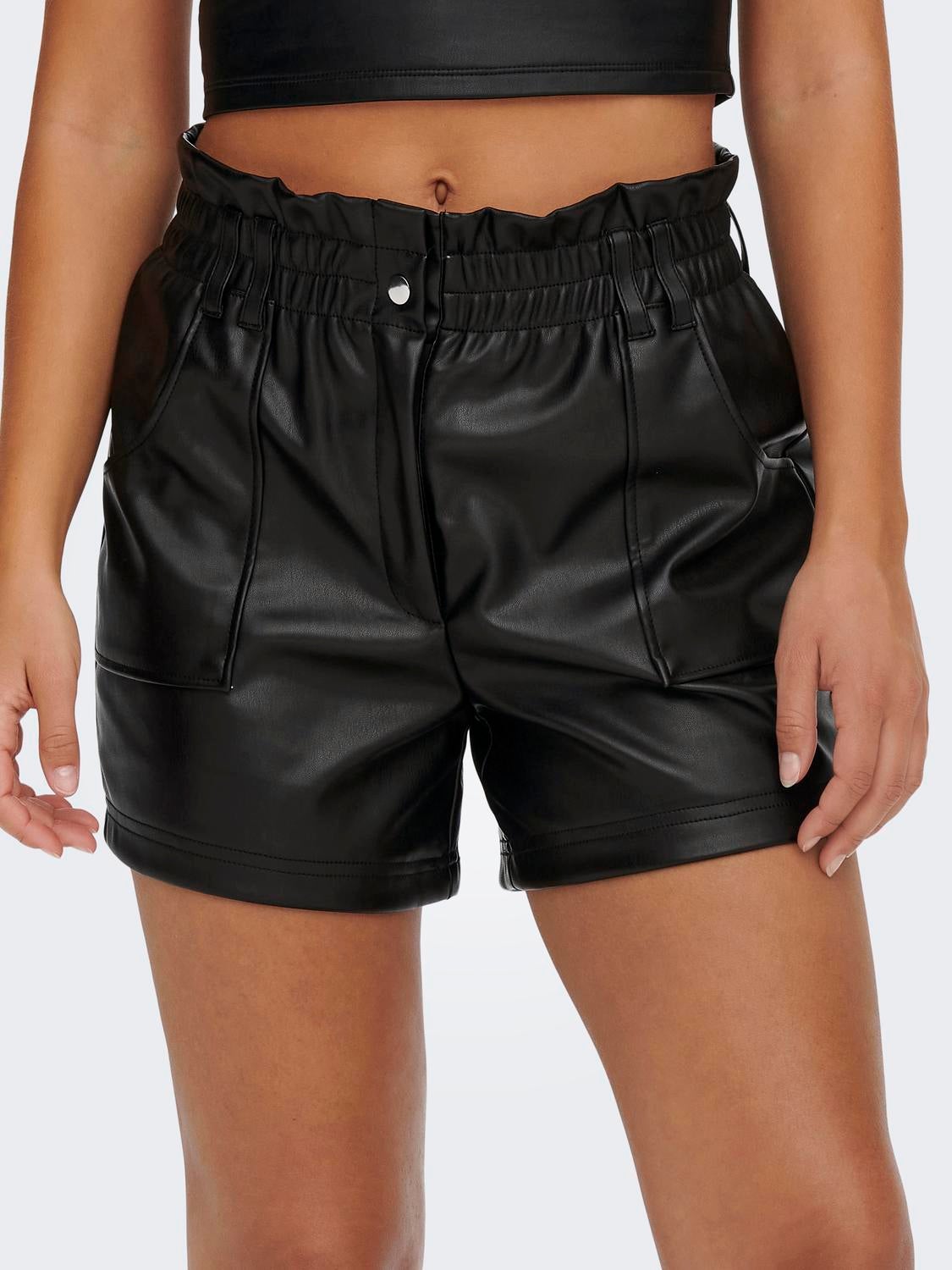 ONLSTEPHANIE Normal geschnitten Shorts in Lederoptik Black