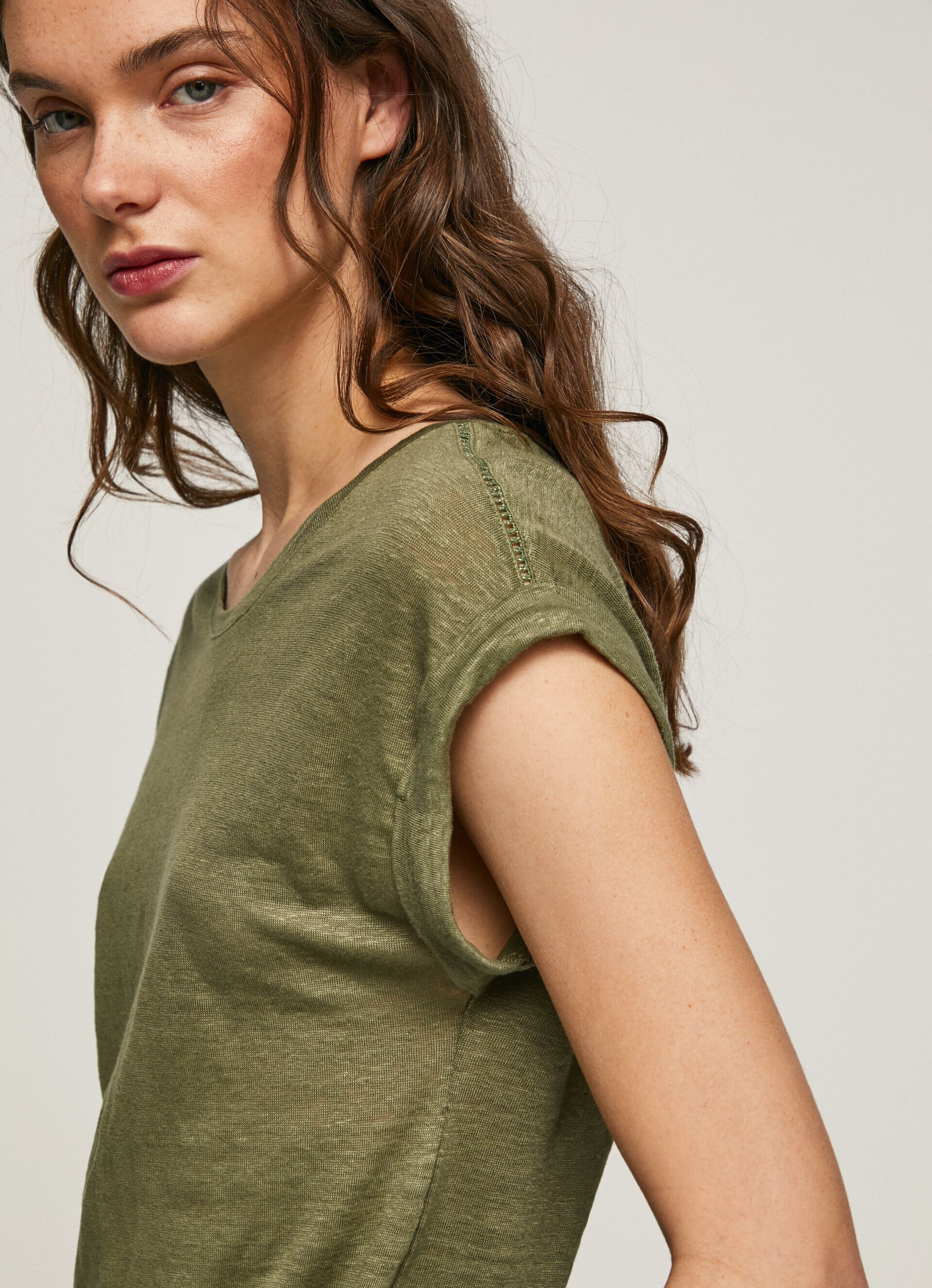 CAMISETA DE LINHO COM MANGAS - verde-oliva