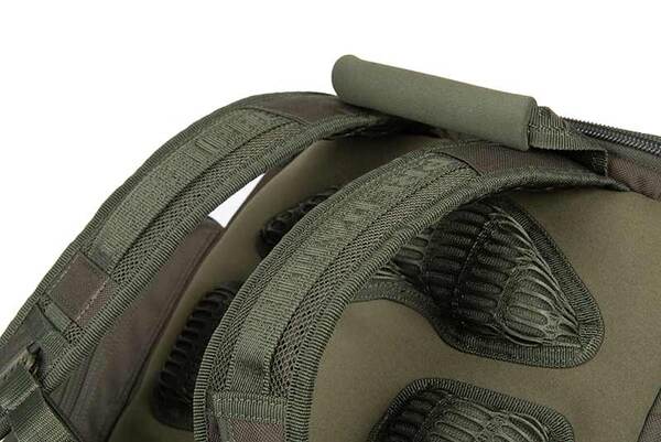 Sac à Dos Fox Rage Predator (avec Boîte de Pêche)