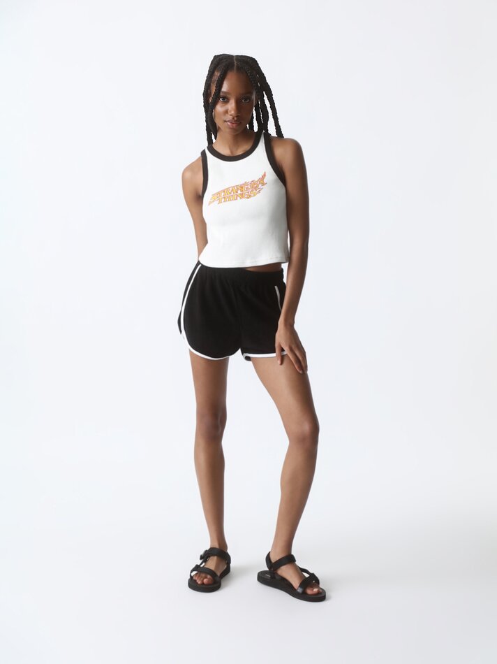 Shorts de tecido atoalhado Stranger Things da Netflix - Preto