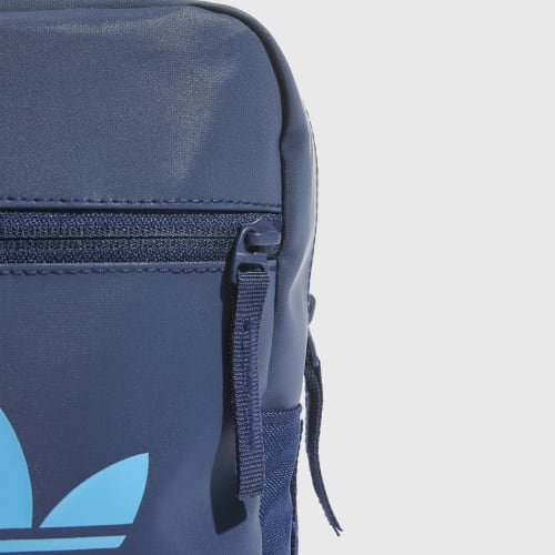 Sac Poitrine Archive HK5040 Bleu Marine