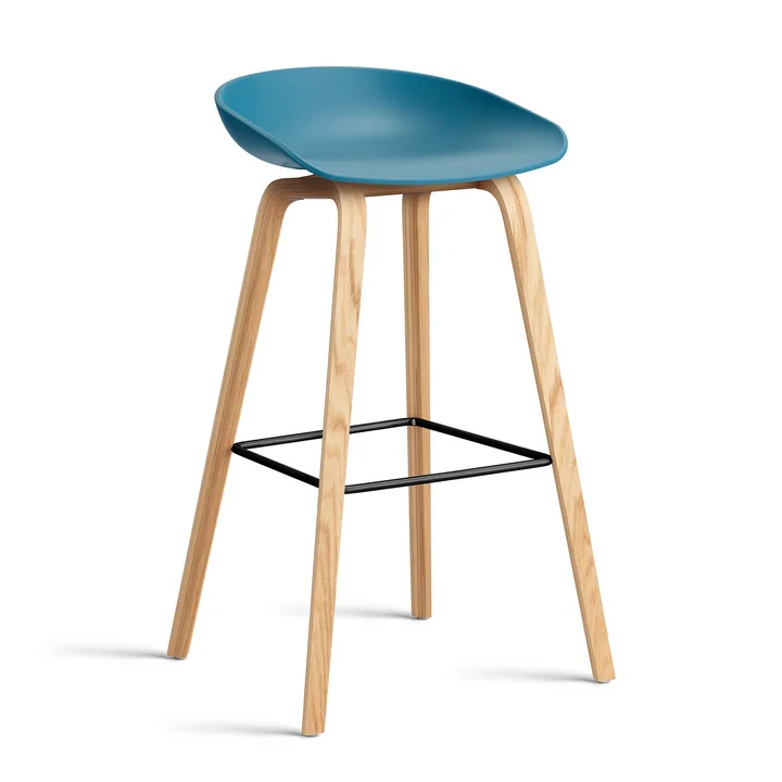 HAY - About A Stool AAS 32 H 85 cm, Eiche lackiert / Stahl schwarz / azure blue 2.0 (Filzgleiter)