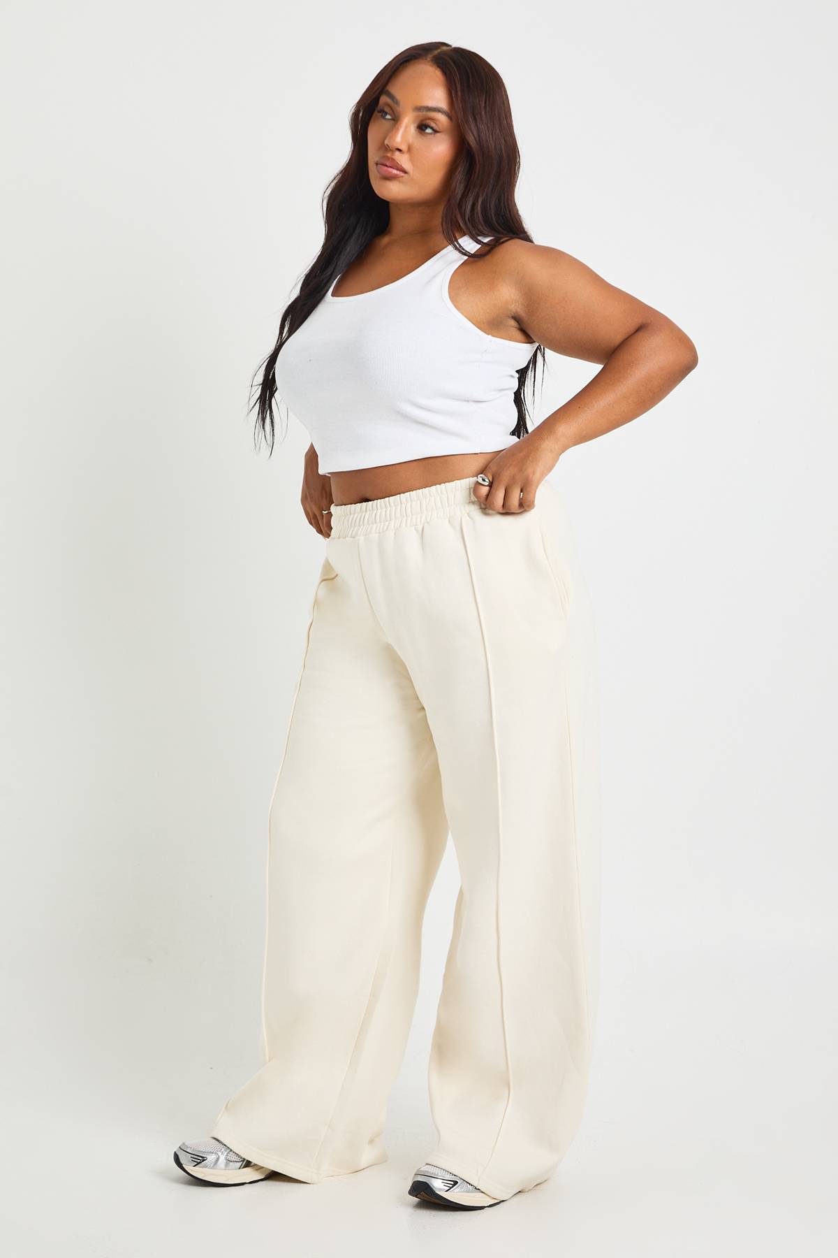 boohoo Plus Core Basic Détail pin-tuck Jogger à jambe droite