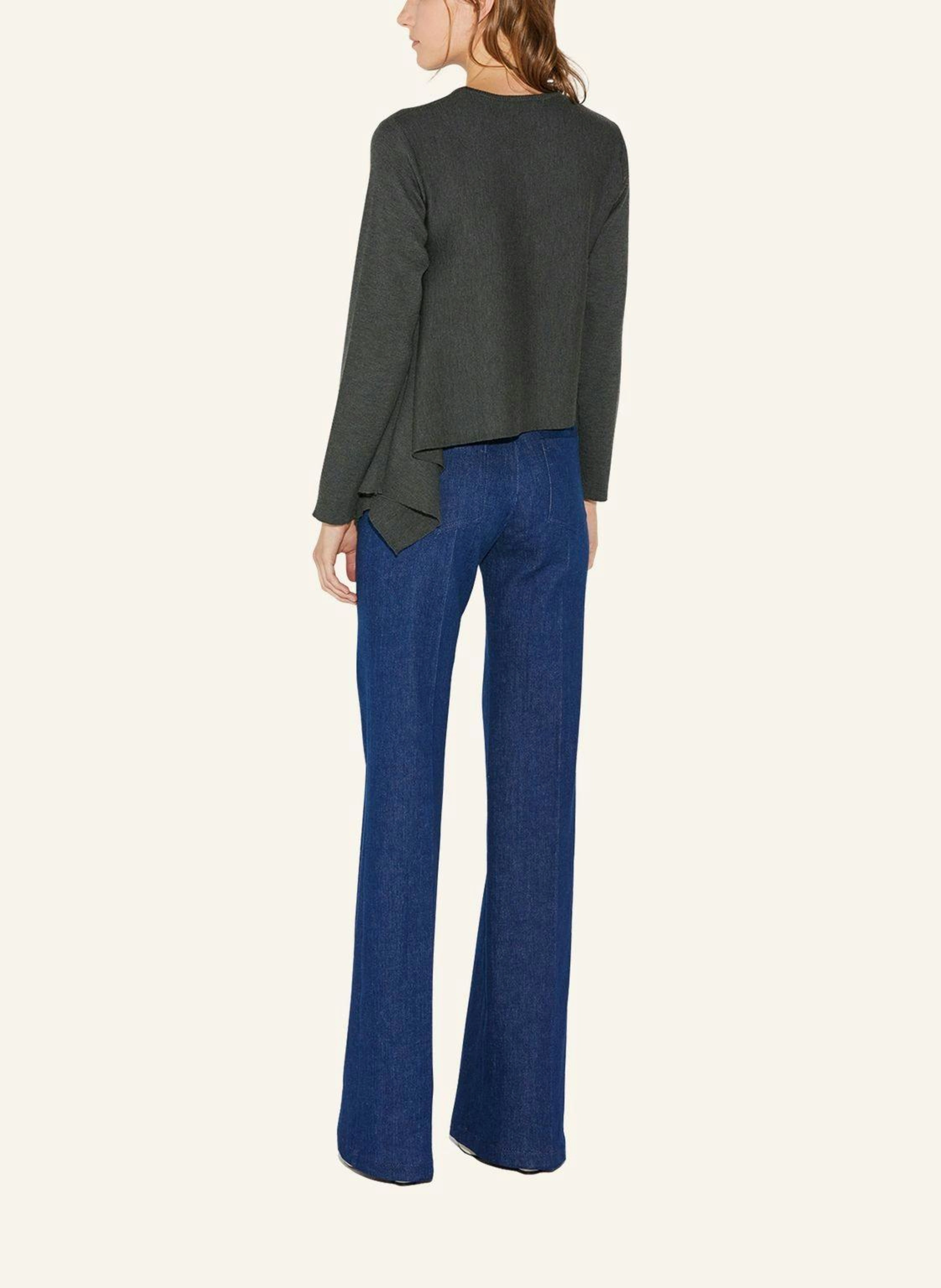 CÂLLAS MILANO HELOISE Asymmetrischer Pullover aus Merinowolle mit Rundhalsausschnitt