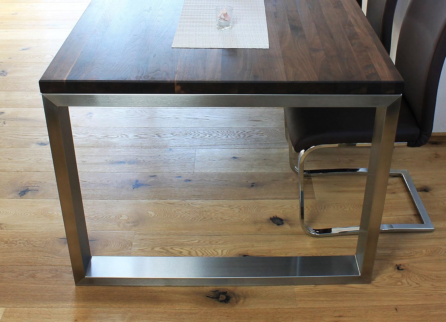 Esstisch Massivholz Edelstahl Serie Munich, Tisch Holz Nussbaum amerik. massiv 220 x 100 cm, Holztisch Edelstahl Metall Stahl, Premium Esstisch, Design Tisch Edelstahl Tischgestell