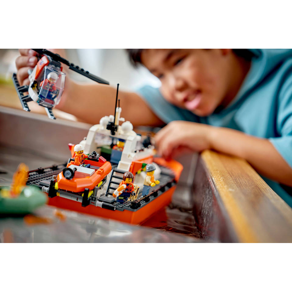 LEGO City kustwacht reddingsboot met helikopter 60504