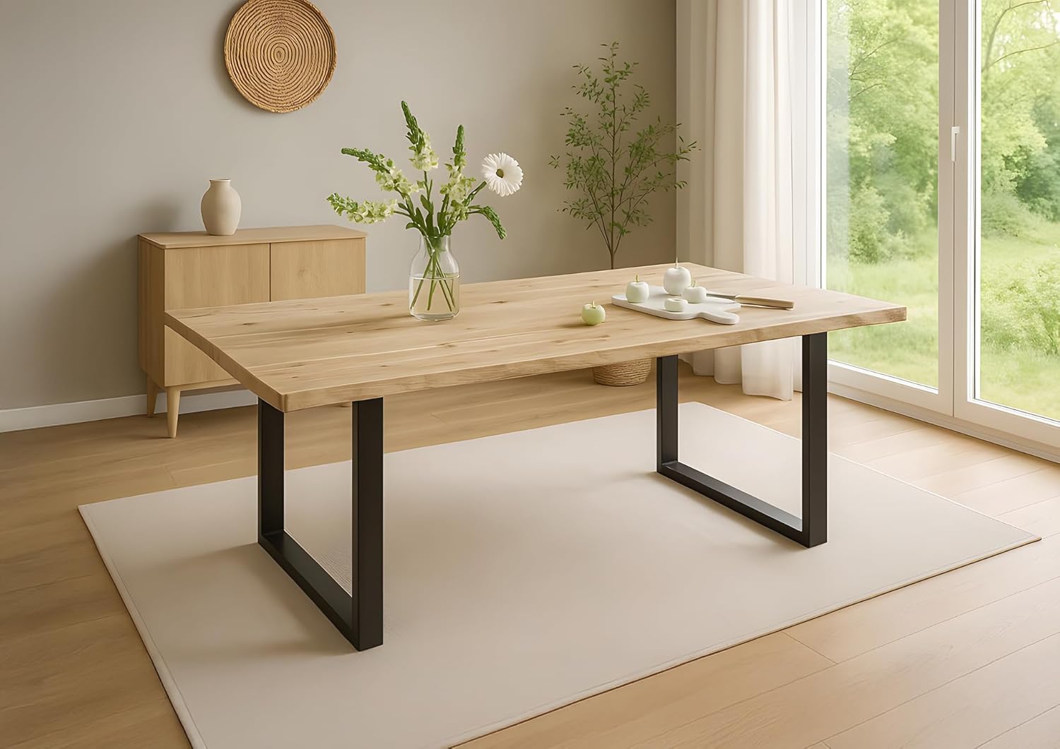 SAM Esstisch Harley | 140 x 80 cm | Akazienholz massiv | Farbe: Natur lackiert | echte Baumkante | U-Gestell Metall Schwarz | pflegeleichter Baumkantentisch/Esszimmertisch/Küchentisch
