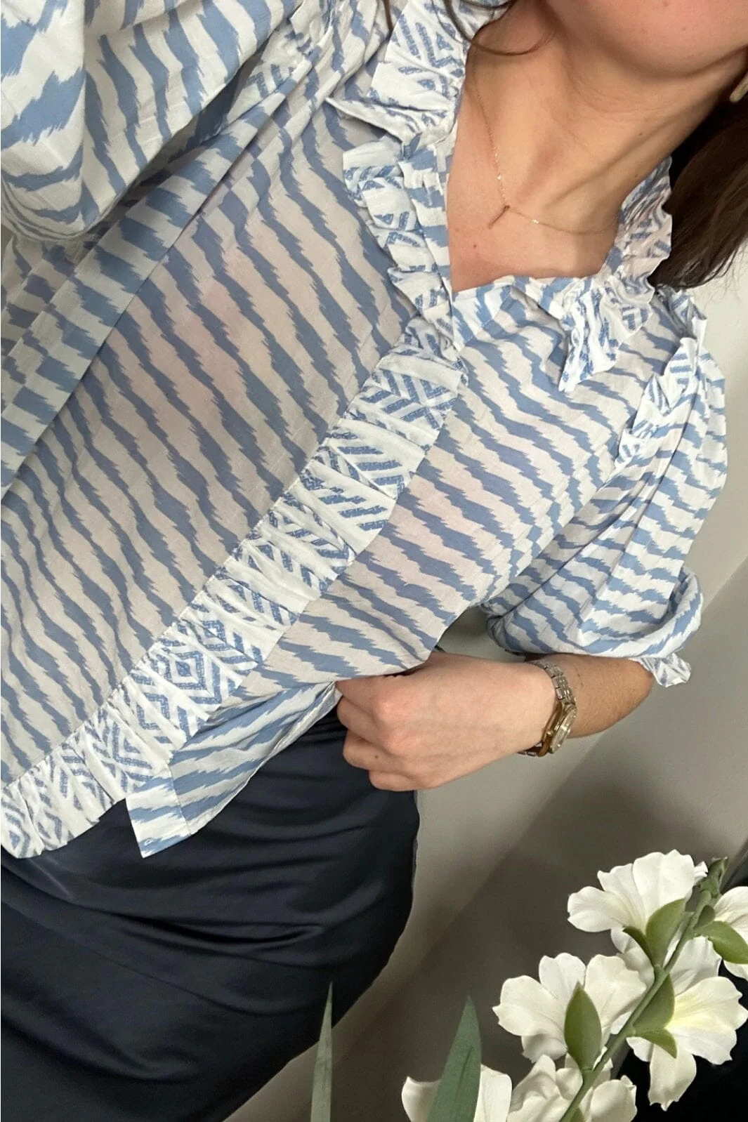 Neo Noir Chacha Graphic Blouse light blue