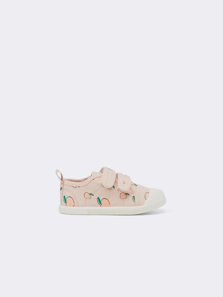 Tênis com biqueira estampada - Laranja