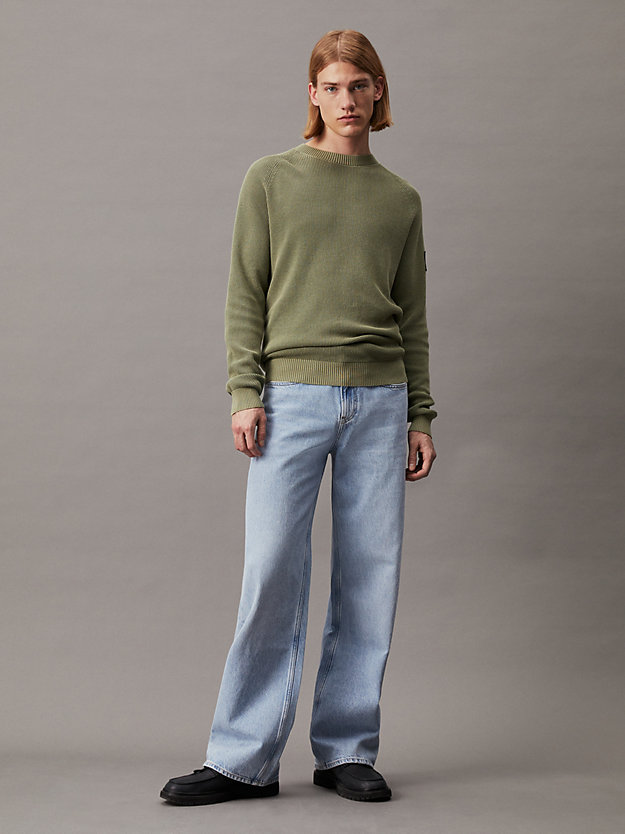 Calça jeans reta e folgada