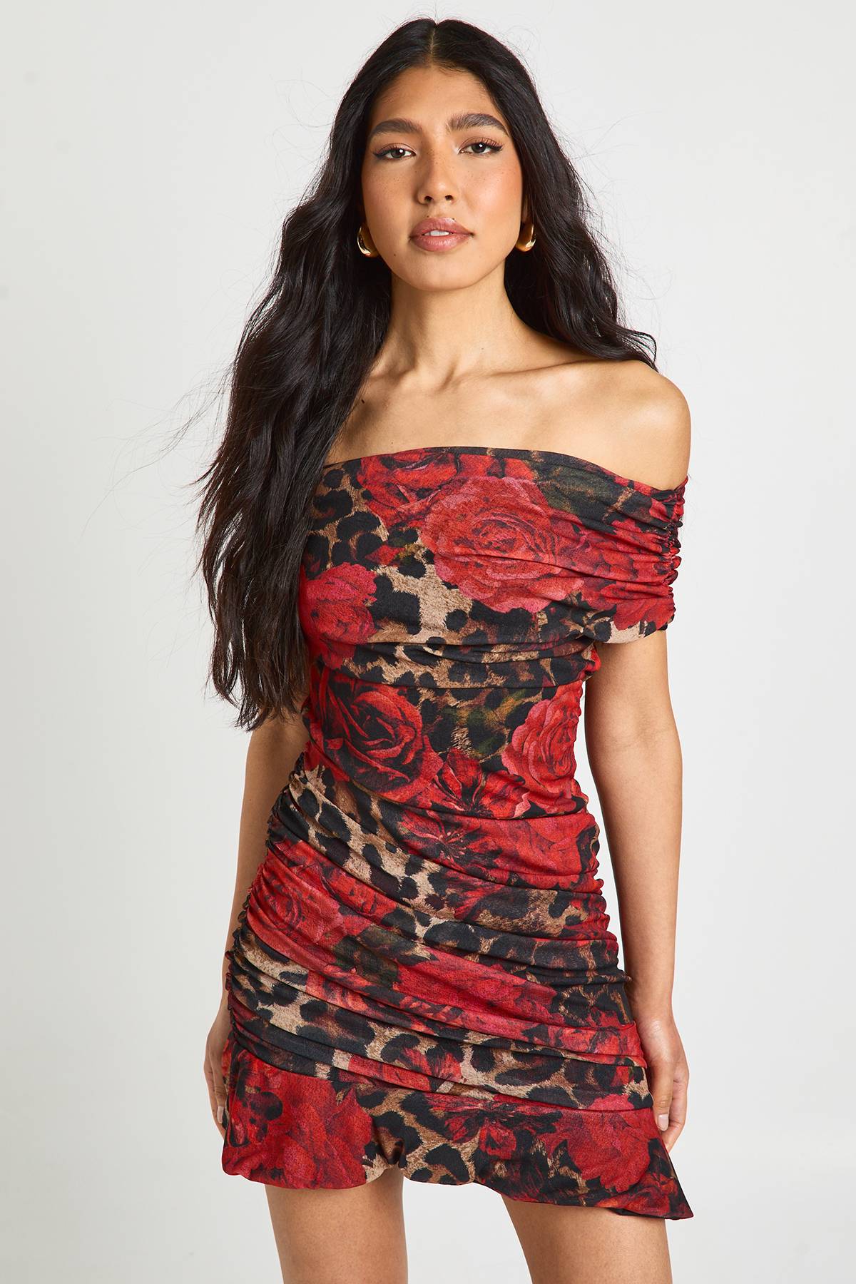 boohoo Robe Mini Asymétrique Froncée à Imprimé Léopard Floral Tall