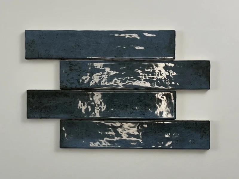 Tegelsample: Jabo Kalon wandtegel blauw 5x25cm glans