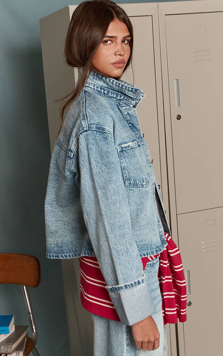 Bleu Délavé Veste En Jean Délavé Bleu Moyen Raccourcie Avec Revers Aux Poignets