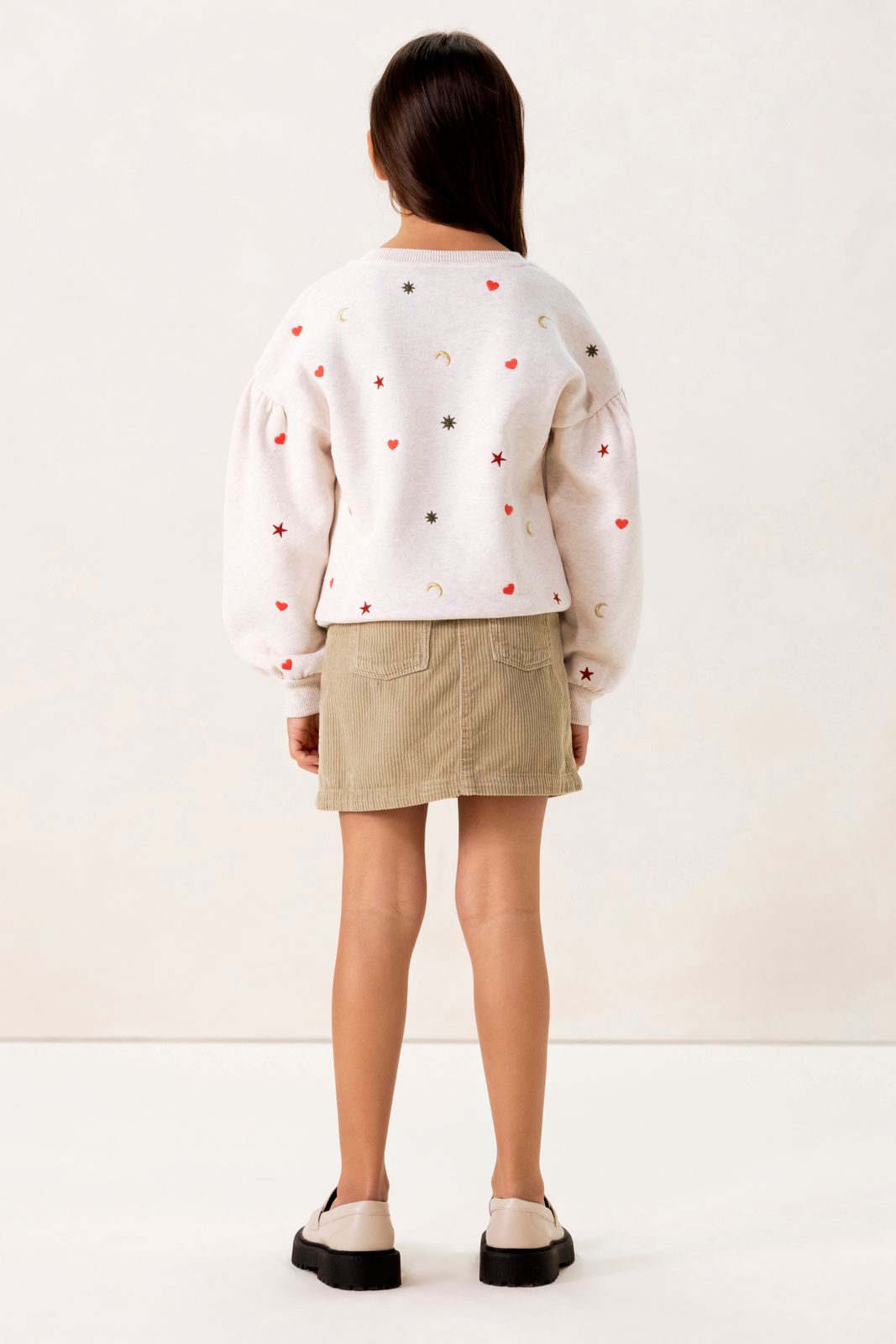 Beige sweater met embroidery