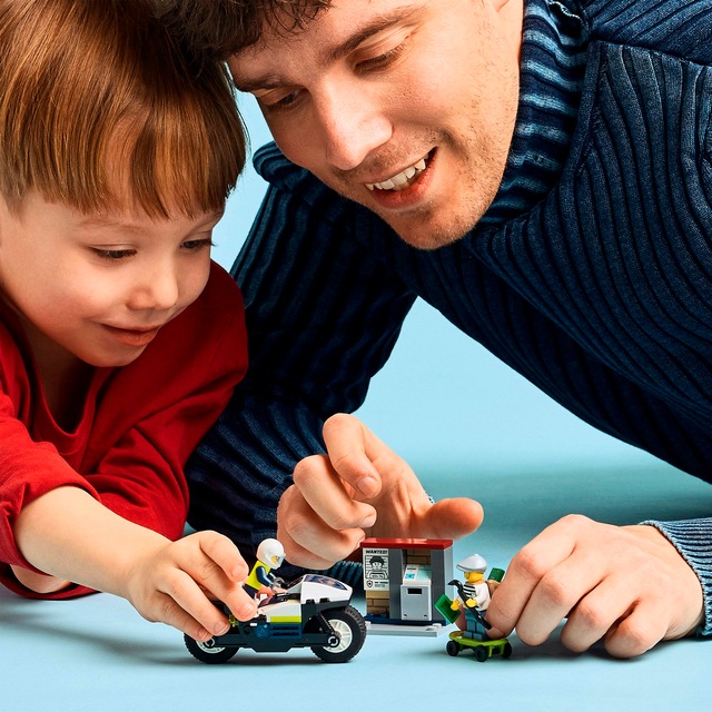 LEGO® Konstruktionsspielsteine »Verfolgungsjagd mit dem Polizeimotorrad (60455), LEGO City« Made in Europe
