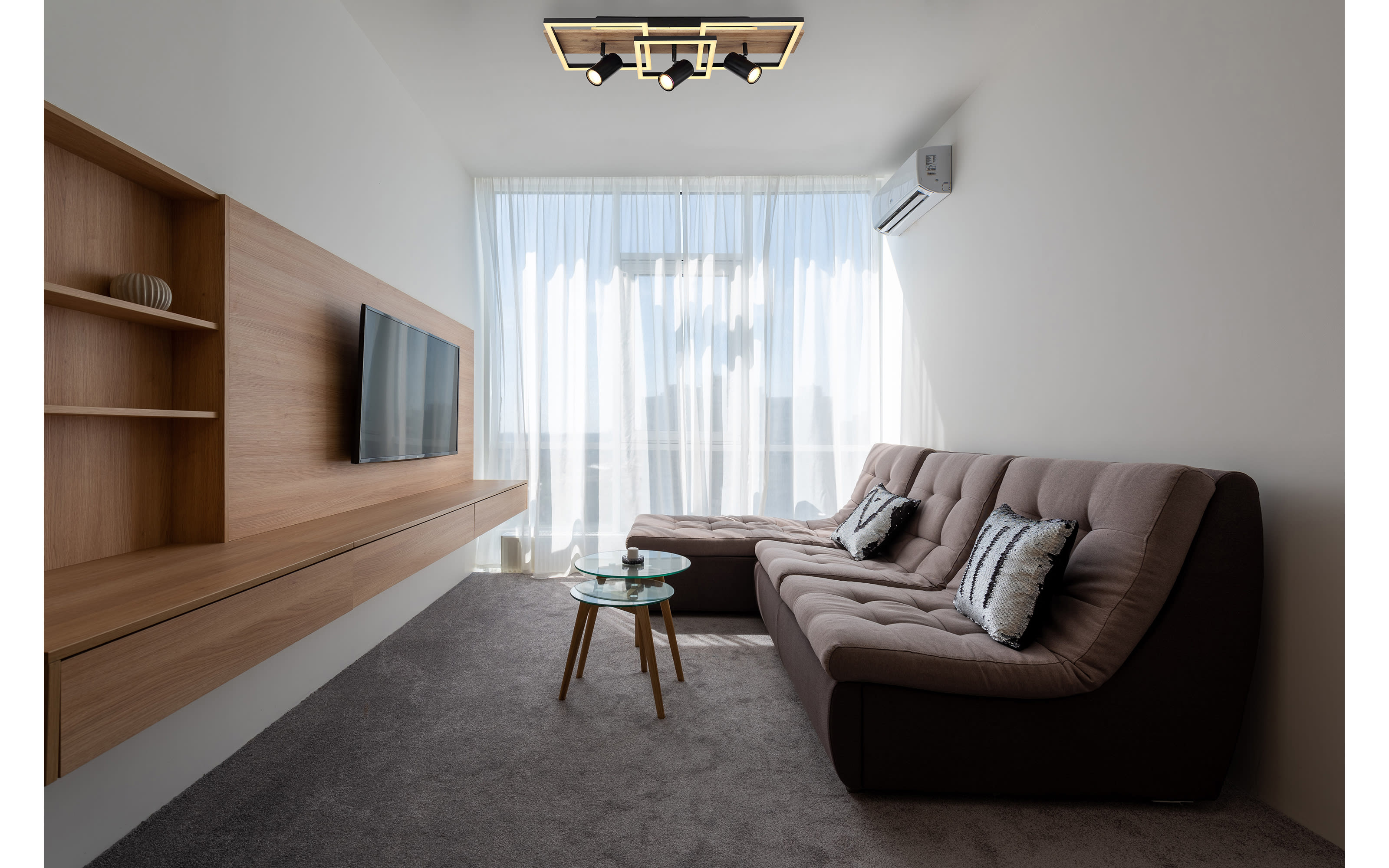 LED-Deckenleuchte Kassu in holzfarbig/schwarz, 72 x 27 cm