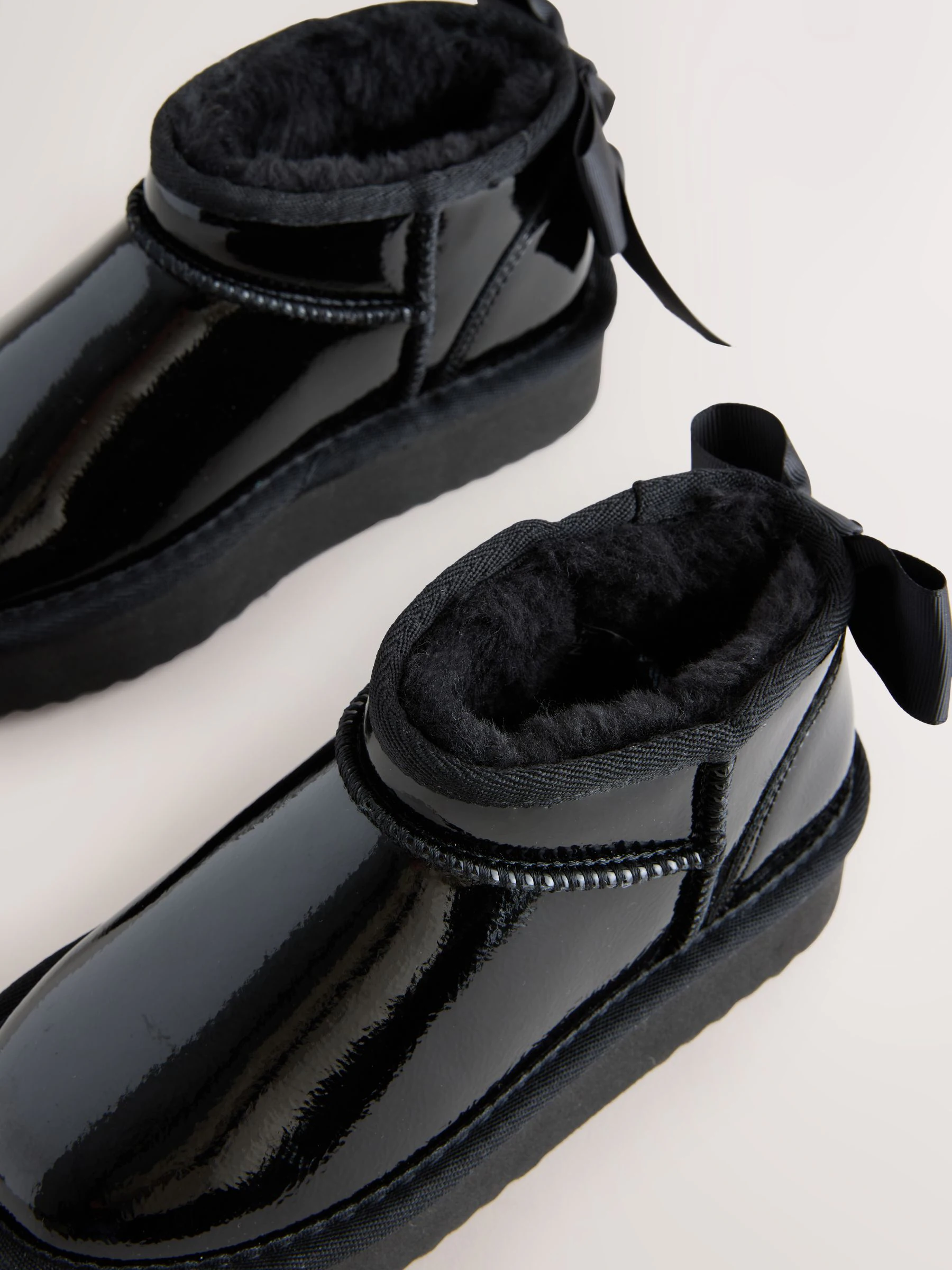 Zwart lak - Mini warmgevoerde instap Boots