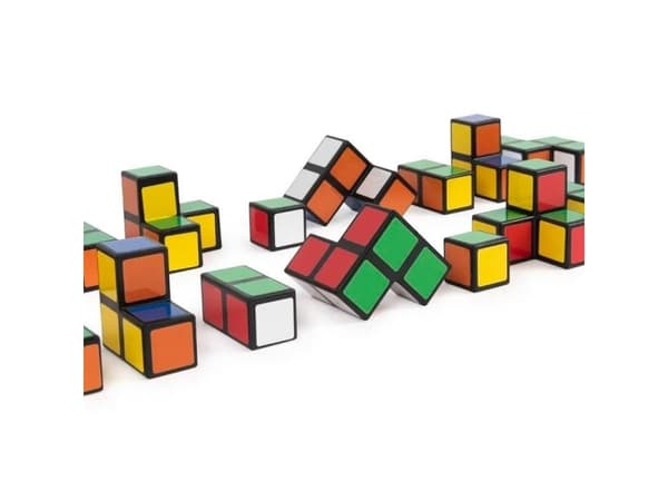 Rubiks kubekube er 2 kuber inni, og arrangerer mønstre av forskjellige former p6 6063268 spin master