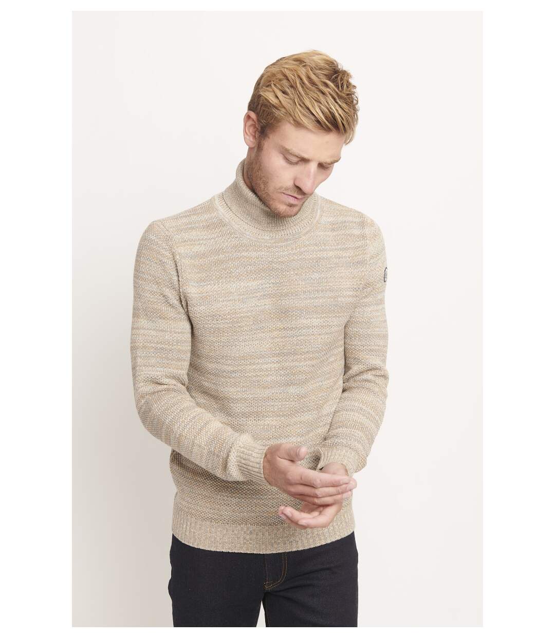Pull roulé multicolore
