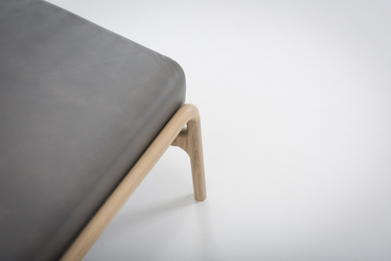 Gazzda Fawn hocker natural Dakar Leather Stone