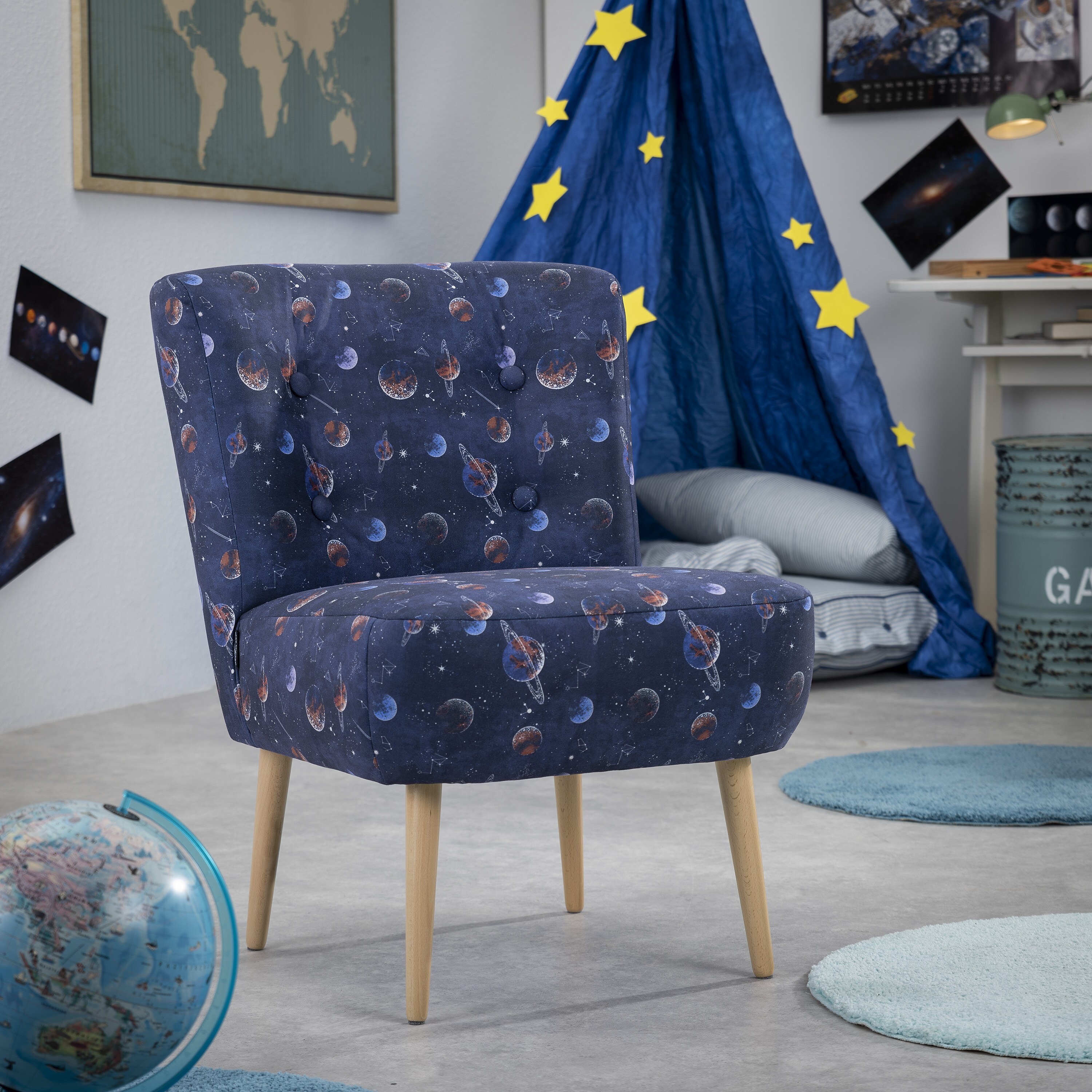 lovingHome® Sessel Fiola Weltraum-Motiv Polstersessel Stuhl Relaxsessel Füße Buche natur mittlere Sitzhärte