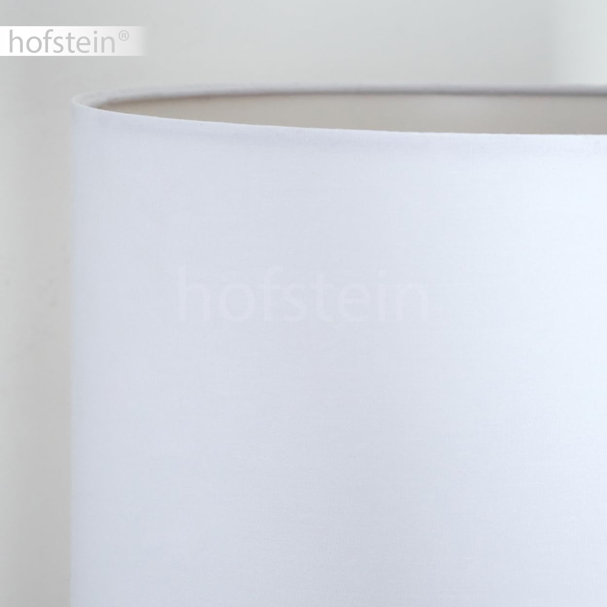Stehleuchte Hamaa, Stehlampe aus Holz/Stoff in Naturfarben/Weiß, Leuchte im skandinavischen Design mit rundem Schirm (Ø 26 cm), Ablageflächen u. Fußschalter, Höhe 150,5 cm, 1 x E27, ohne Leuchtmittel