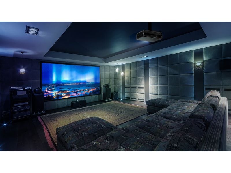 Optoma Projektor UHZ68LV Heller 4K UHD Dual Laser Heimkinoprojektor mit 5000 Lumen Helligkeit