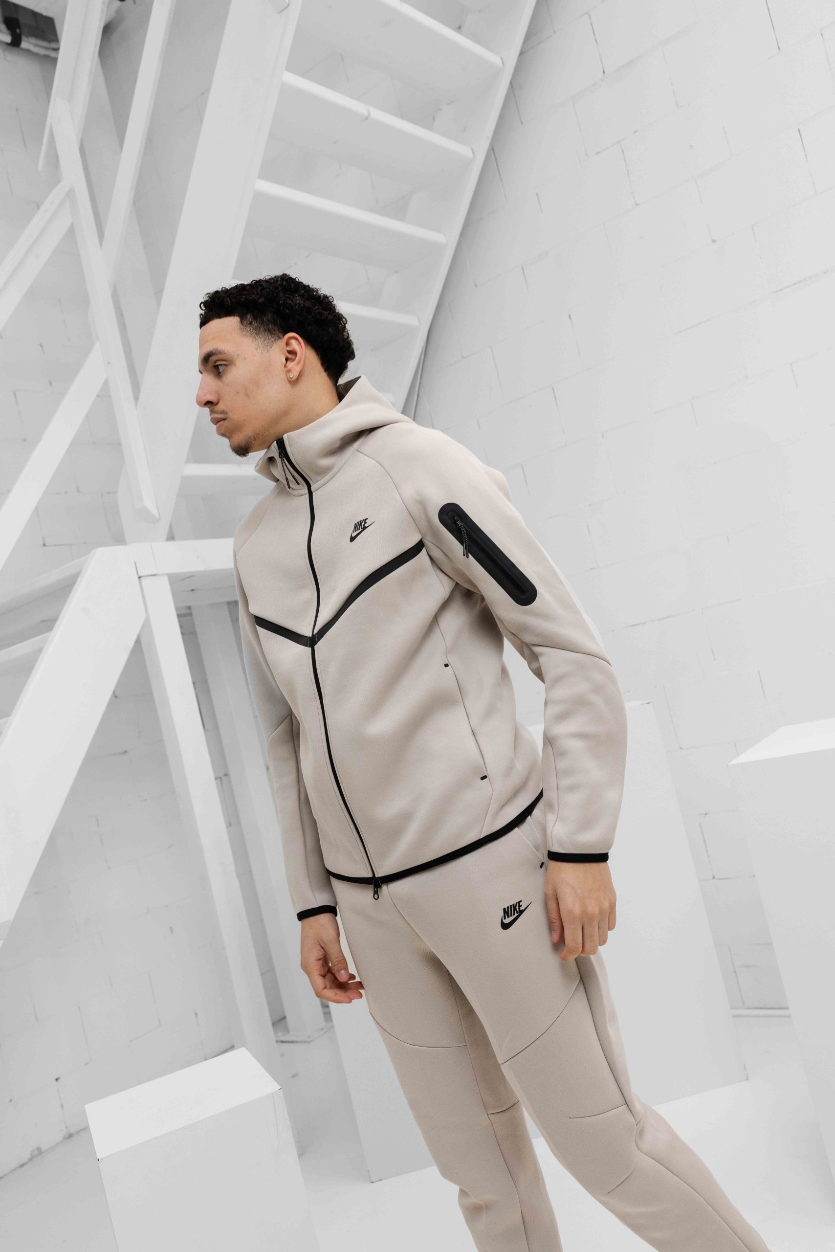Nike Tech Fleece Trainingspak Heren Beige/Zwart