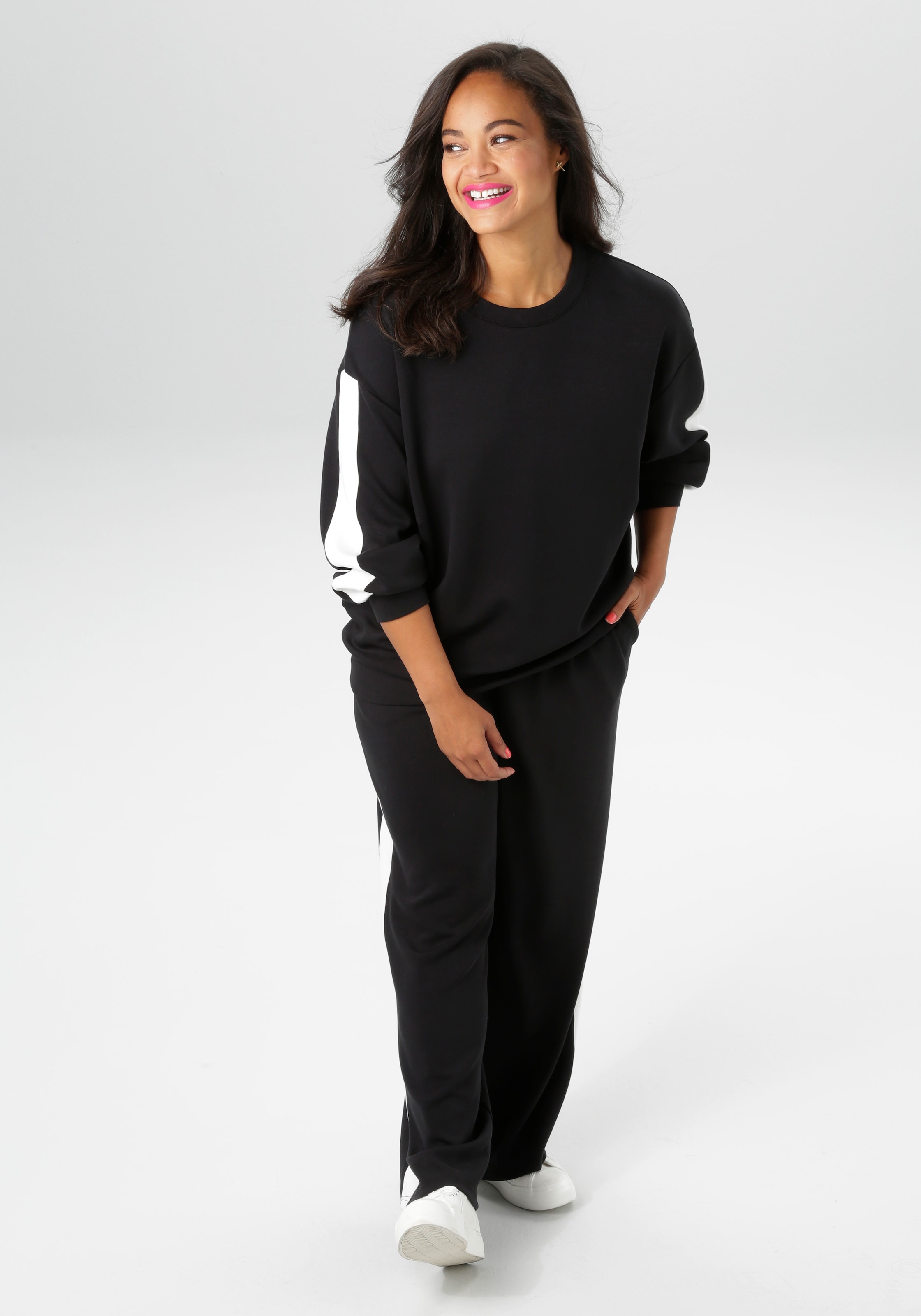 Aniston PLUS Sweatshirt , mit trendigen Seitenstreifen - NEUE KOLLEKTION